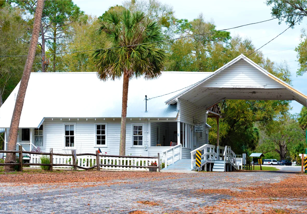 Asset 73@4x Picture of historical building in Volusia County